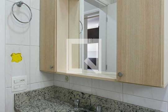Banheiro Social de apartamento para alugar com 3 quartos, 72m² em Vila Gomes Cardim, São Paulo