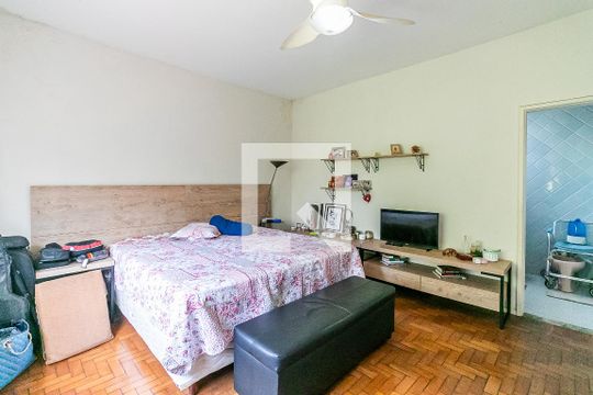 Suíte de casa à venda com 3 quartos, 231m² em Sagrada Família, Belo Horizonte
