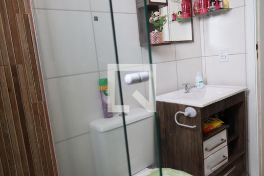 Banheiro de apartamento para alugar com 2 quartos, 50m² em Feitoria, São Leopoldo