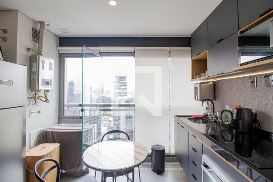 Cozinha - Varanda de kitnet/studio à venda com 1 quarto, 31m² em Pinheiros, São Paulo