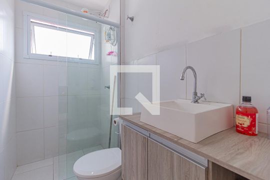 Banheiro de apartamento à venda com 2 quartos, 48m² em São Pedro, Osasco