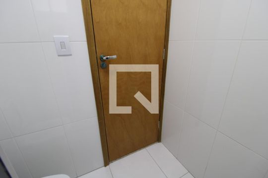 Banheiro de apartamento à venda com 1 quarto, 32m² em Parque Vitória, São Paulo