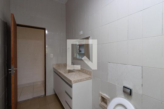 Banheiro de casa à venda com 2 quartos, 124m² em Horto Florestal, São Paulo