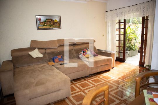 Casa à venda com 3 quartos, 200m² em Vila Nelson, São Paulo