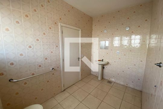 Banheiro 2 de apartamento à venda com 2 quartos, 67m² em Centro, São Leopoldo