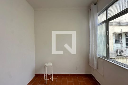 Sala/Quarto de kitnet/studio para alugar com 1 quarto, 20m² em Centro, Rio de Janeiro