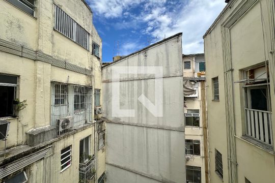 Vista de kitnet/studio para alugar com 1 quarto, 20m² em Centro, Rio de Janeiro