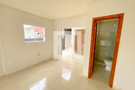 Cozinha de casa para alugar com 3 quartos, 90m² em São João do Rio Vermelho, Florianópolis