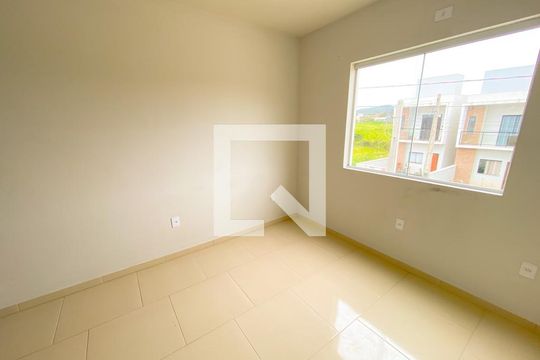 Suíte 1 de casa para alugar com 3 quartos, 90m² em São João do Rio Vermelho, Florianópolis