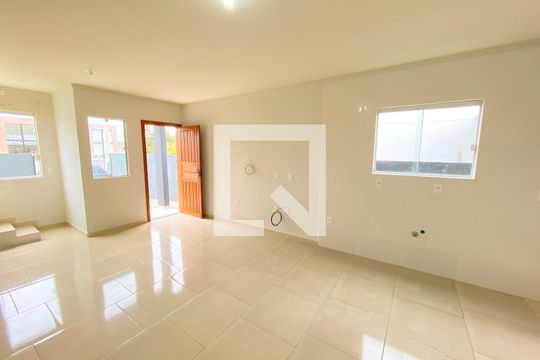 Sala/Cozinha de casa para alugar com 3 quartos, 90m² em São João do Rio Vermelho, Florianópolis