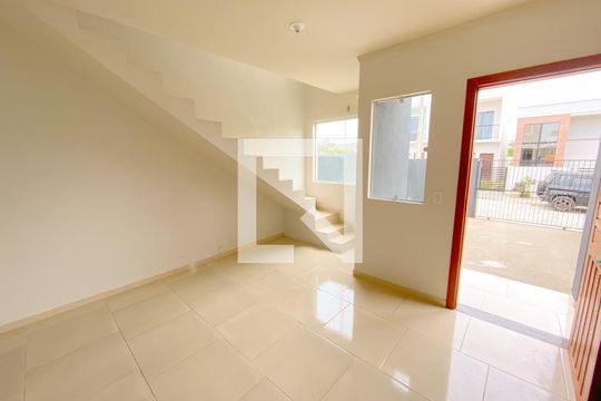 Sala de casa para alugar com 3 quartos, 90m² em São João do Rio Vermelho, Florianópolis