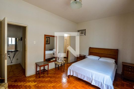 Quarto 1 de apartamento à venda com 4 quartos, 200m² em Icaraí, Niterói