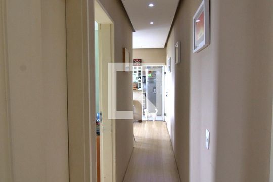Corredor de apartamento à venda com 2 quartos, 42m² em Vila Pirajussara, São Paulo