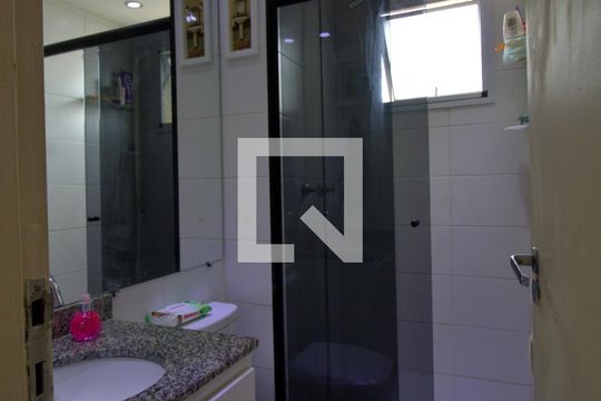 Banheiro de apartamento à venda com 2 quartos, 42m² em Vila Pirajussara, São Paulo