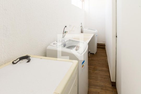 Área comum - Lavanderia de kitnet/studio para alugar com 1 quarto, 24m² em Tingui, Curitiba