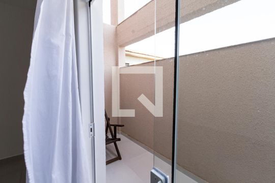 Varanda de kitnet/studio para alugar com 1 quarto, 24m² em Tingui, Curitiba