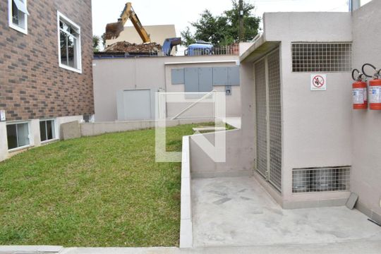 Área comum de apartamento para alugar com 1 quarto, 24m² em Tingui, Curitiba