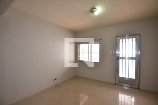 Sala de casa para alugar com 1 quarto, 50m² em Madureira, Rio de Janeiro