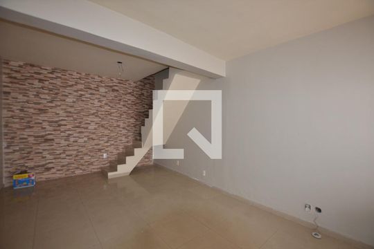 Sala de casa para alugar com 1 quarto, 50m² em Madureira, Rio de Janeiro