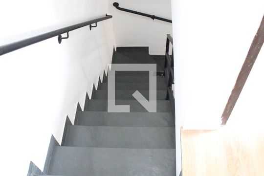 Escada Quartos de casa à venda com 2 quartos, 185m² em Lauzane Paulista, São Paulo