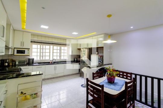 Cozinha de casa à venda com 4 quartos, 250m² em Vila Sao Pedro, Santo André