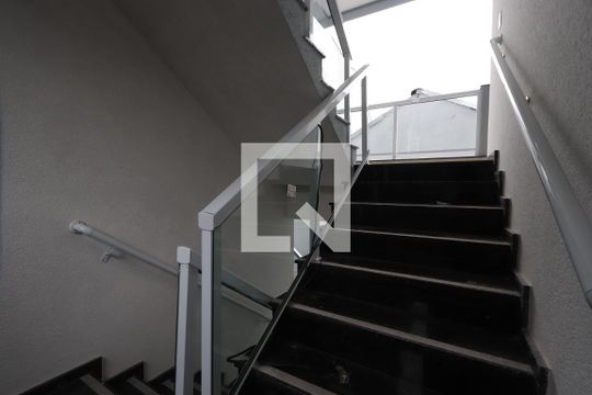Escada de apartamento para alugar com 1 quarto, 39m² em Chácara Mafalda, São Paulo