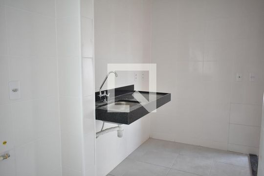 Cozinha de apartamento para alugar com 2 quartos, 45m² em Guaratiba, Rio de Janeiro