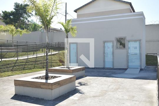 Área comum - Banheiros de apartamento para alugar com 2 quartos, 45m² em Guaratiba, Rio de Janeiro