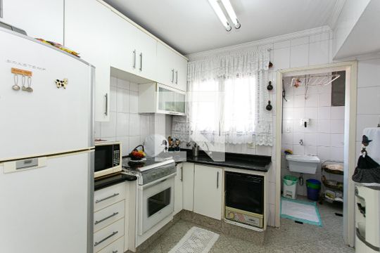 Cozinha de apartamento à venda com 3 quartos, 77m² em Vila Carrao, São Paulo