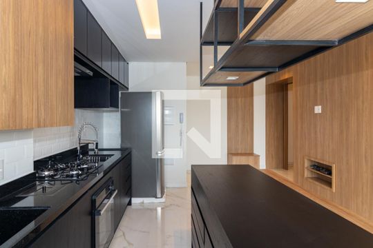Sala e Cozinha de apartamento para alugar com 2 quartos, 68m² em Indianópolis, São Paulo