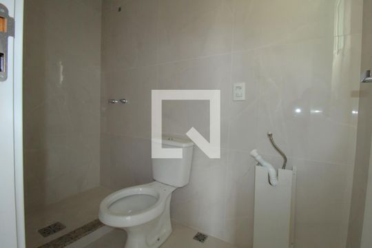Banheiro de apartamento para alugar com 2 quartos, 66m² em Humaitá, Porto Alegre