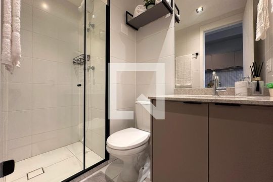 Banheiro de kitnet/studio à venda com 0 quarto, 23m² em Brooklin Paulista, São Paulo