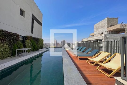 Piscina de kitnet/studio à venda com 0 quarto, 23m² em Brooklin Paulista, São Paulo