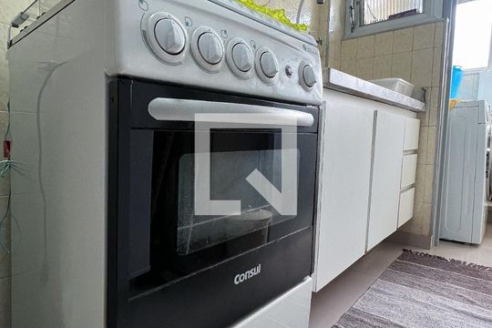 Cozinha de apartamento para alugar com 1 quarto, 42m² em Moema, São Paulo