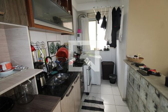 Cozinha de apartamento à venda com 2 quartos, 50m² em Cordovil, Rio de Janeiro