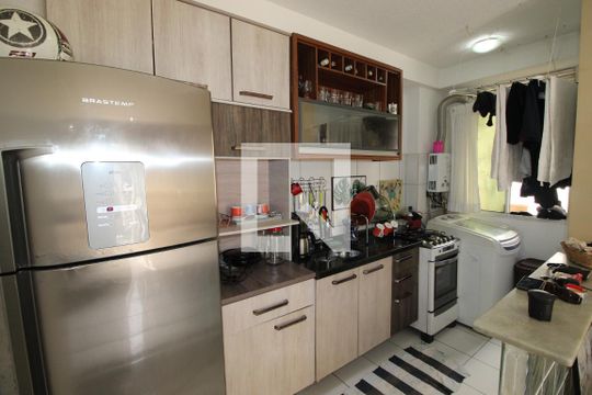 Cozinha de apartamento à venda com 2 quartos, 50m² em Cordovil, Rio de Janeiro
