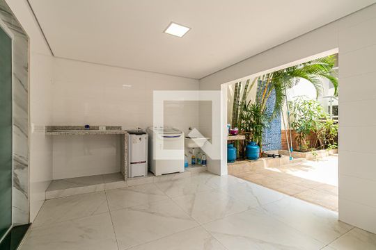 Área de Serviço de casa para alugar com 4 quartos, 500m² em Vila Aricanduva, São Paulo