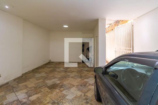 Garagem de casa à venda com 2 quartos, 222m² em Parque Santa Madalena, São Paulo