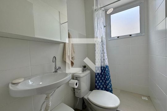 Banheiro Social de apartamento para alugar com 2 quartos, 48m² em Vargem Pequena, Rio de Janeiro
