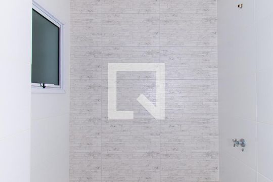 Banheiro de apartamento à venda com 2 quartos, 45m² em Vila Graciosa, São Paulo