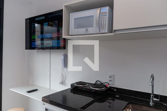 Cozinha de apartamento para alugar com 1 quarto, 26m² em Perdizes, São Paulo