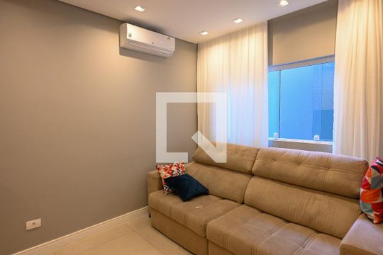Sala de casa à venda com 3 quartos, 210m² em Sacomã, São Paulo