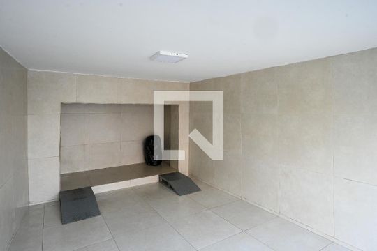 Garagem de casa à venda com 3 quartos, 210m² em Sacomã, São Paulo