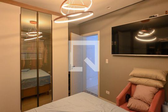Quarto Fundos de casa à venda com 3 quartos, 210m² em Sacomã, São Paulo