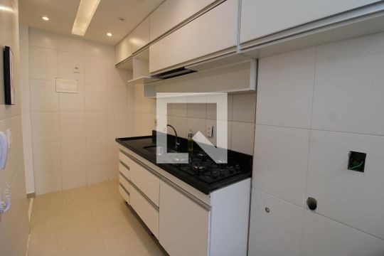 Cozinha de apartamento para alugar com 2 quartos, 59m² em Barra da Tijuca, Rio de Janeiro