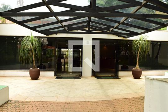 Entrada edifício de apartamento para alugar com 1 quarto, 30m² em Paraíso, São Paulo