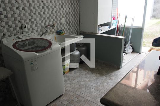 Lavanderia de casa à venda com 3 quartos, 230m² em Horto Florestal, Jundiaí