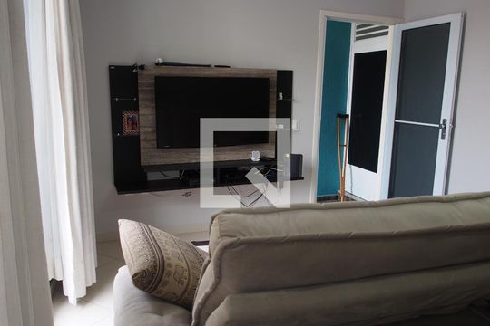 Sala de casa à venda com 3 quartos, 230m² em Horto Florestal, Jundiaí