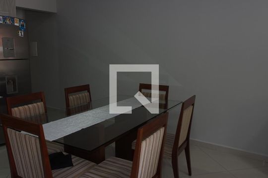 Sala de casa à venda com 3 quartos, 230m² em Horto Florestal, Jundiaí