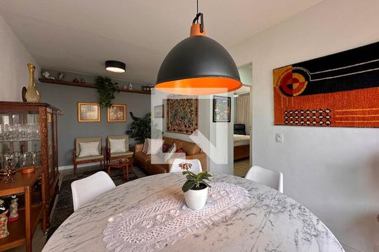 Sala de apartamento à venda com 2 quartos, 75m² em Campo Belo, São Paulo